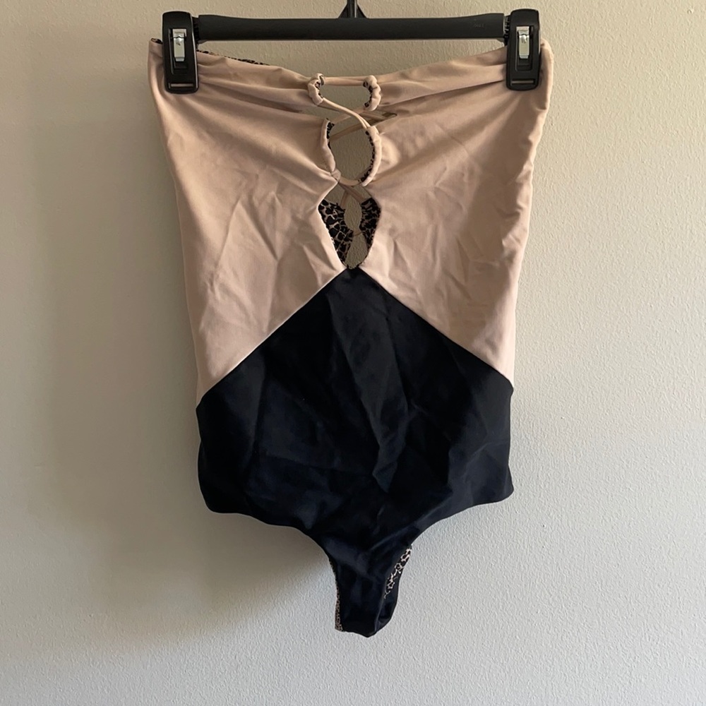 Acacia One Piece